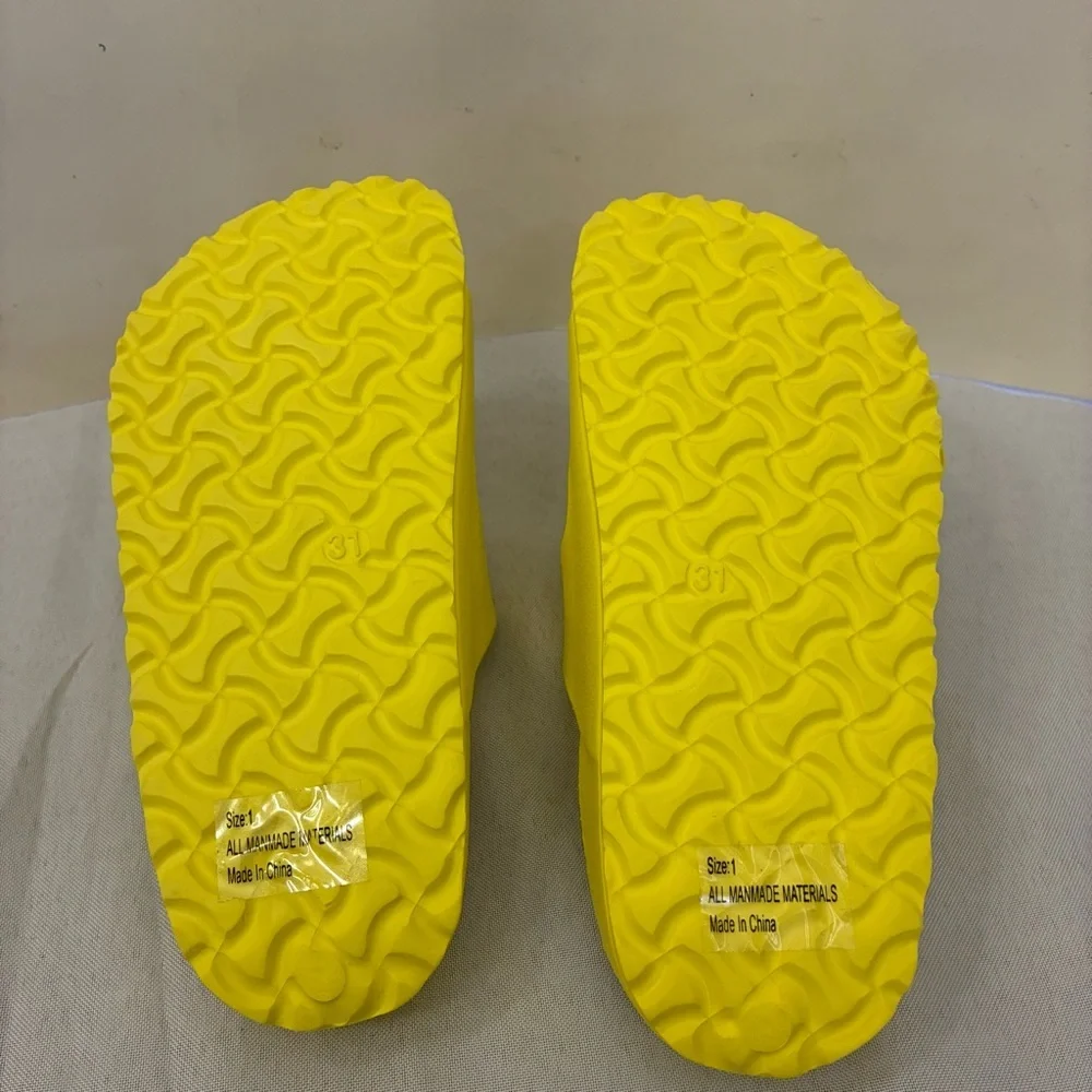 Olivia Miller Girls Yellow Double Buckle Slide Sandals Size 1